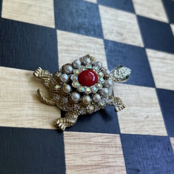 Vintage Gold Tone Turtle Brooch Pin with Rhinestones and Faux Pearls - Picture 3 of 5